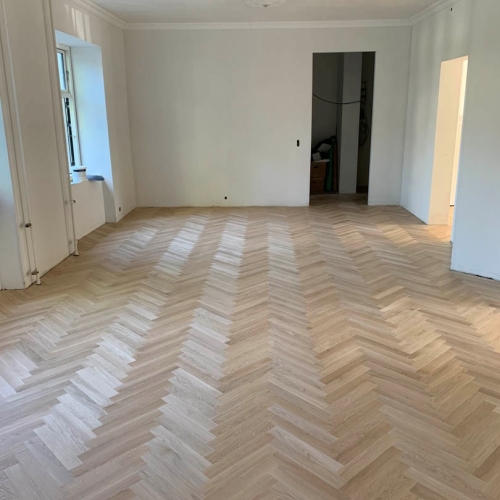 Totalrenovering med sildebensparket i Svendborg