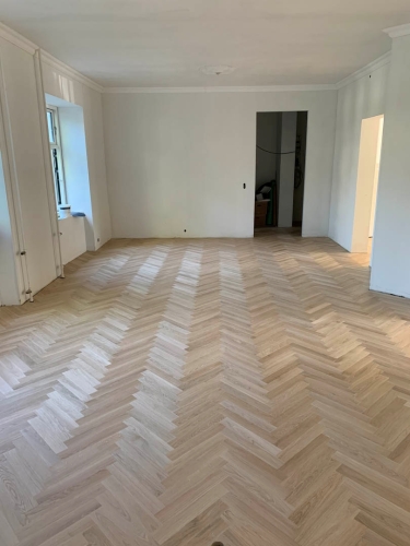 Totalrenovering med sildebensparket i Svendborg